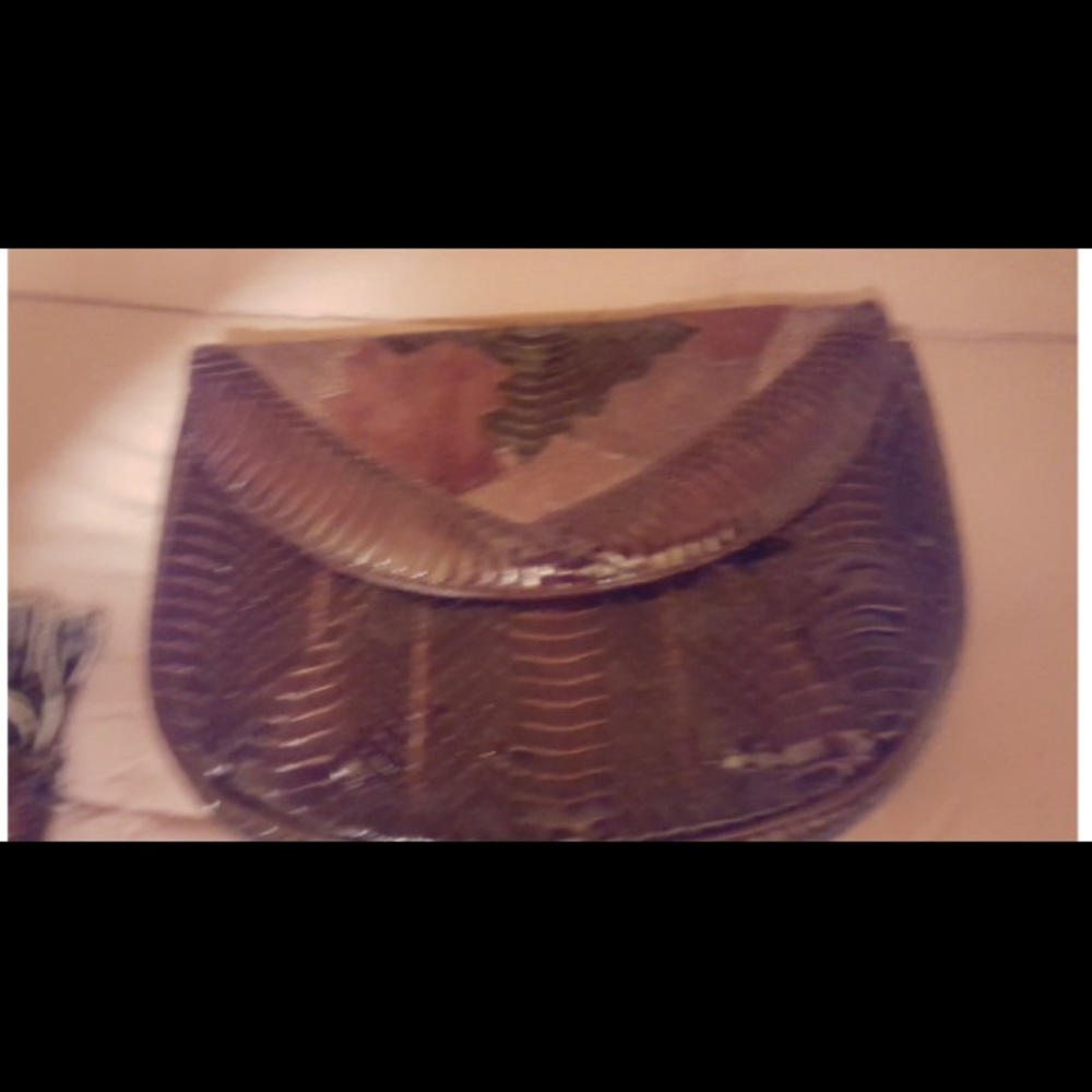 BROWN ALIGATOR/SUEDE CLUTCH PURSE